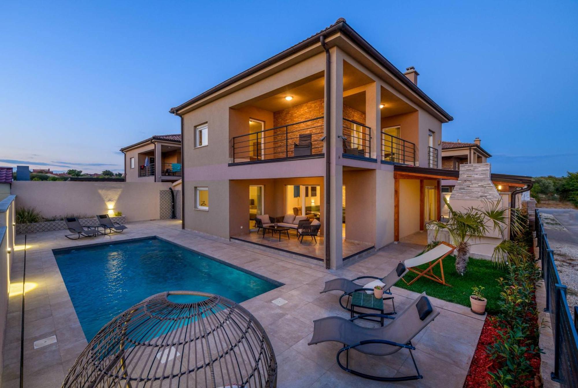 Villa Brionika Mit Pool วอดิยัน ภายนอก รูปภาพ