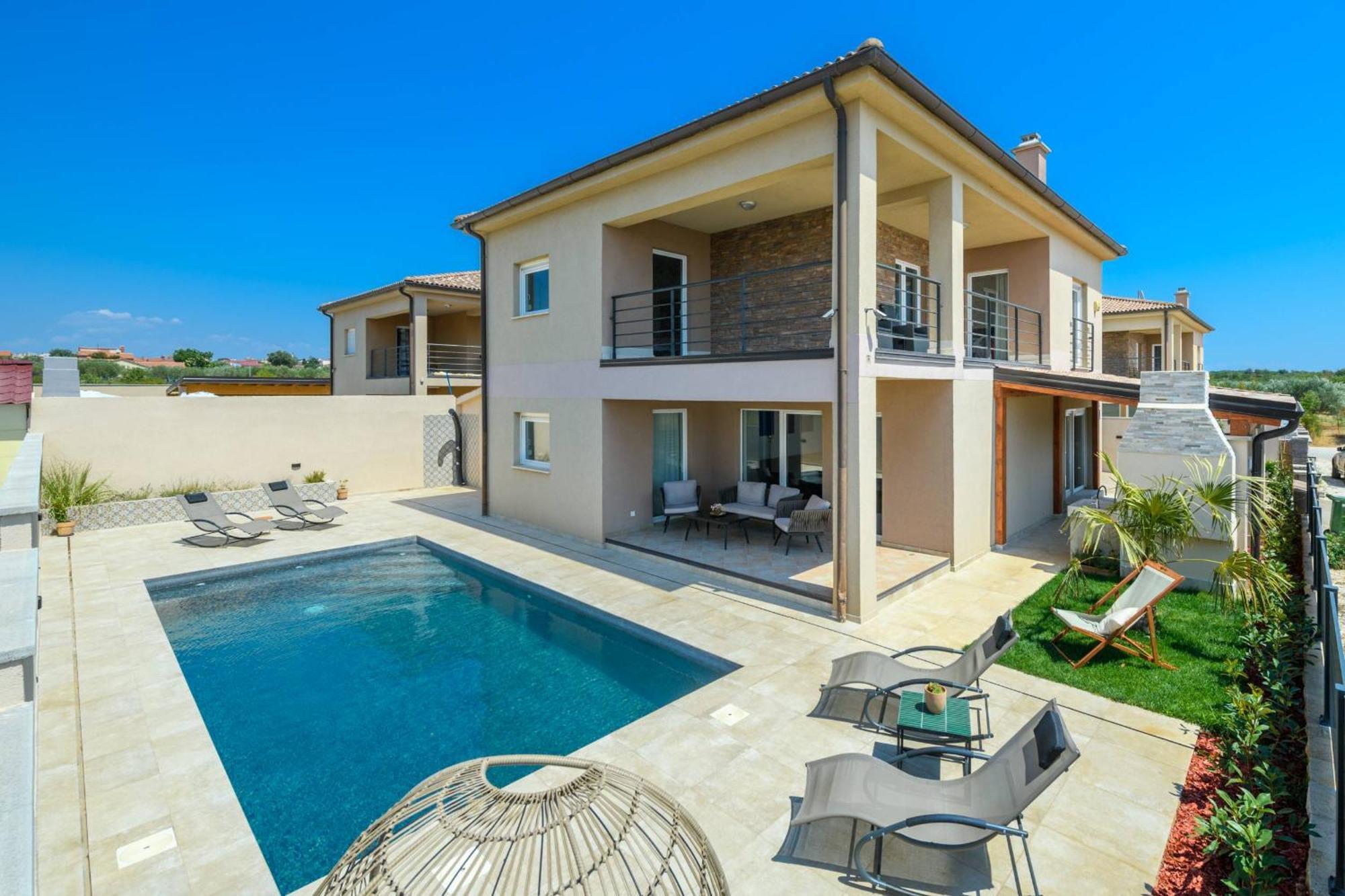 Villa Brionika Mit Pool วอดิยัน ภายนอก รูปภาพ