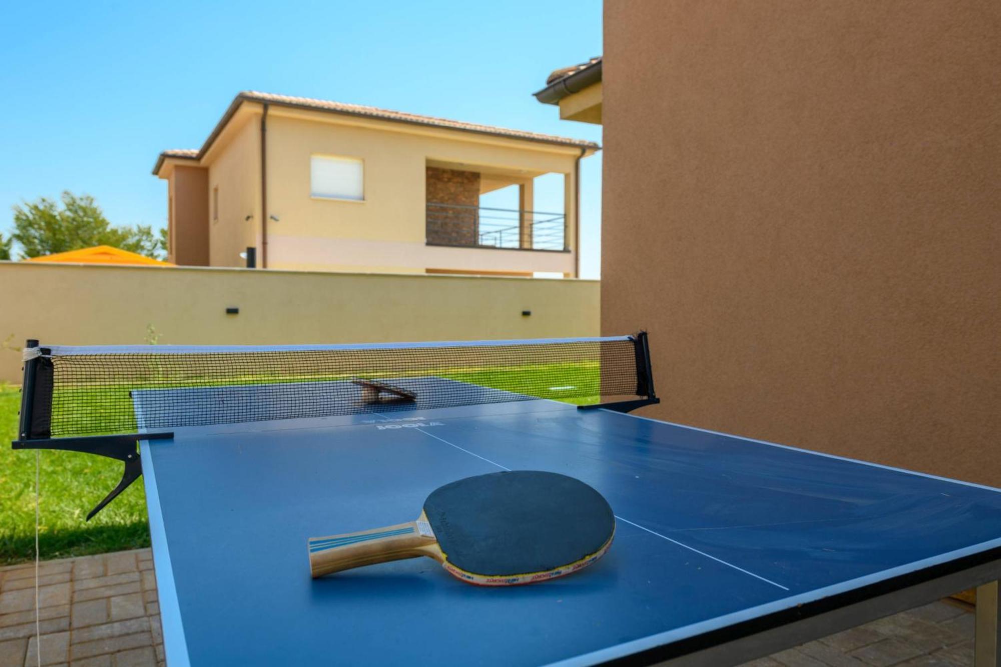 Villa Brionika Mit Pool วอดิยัน ภายนอก รูปภาพ